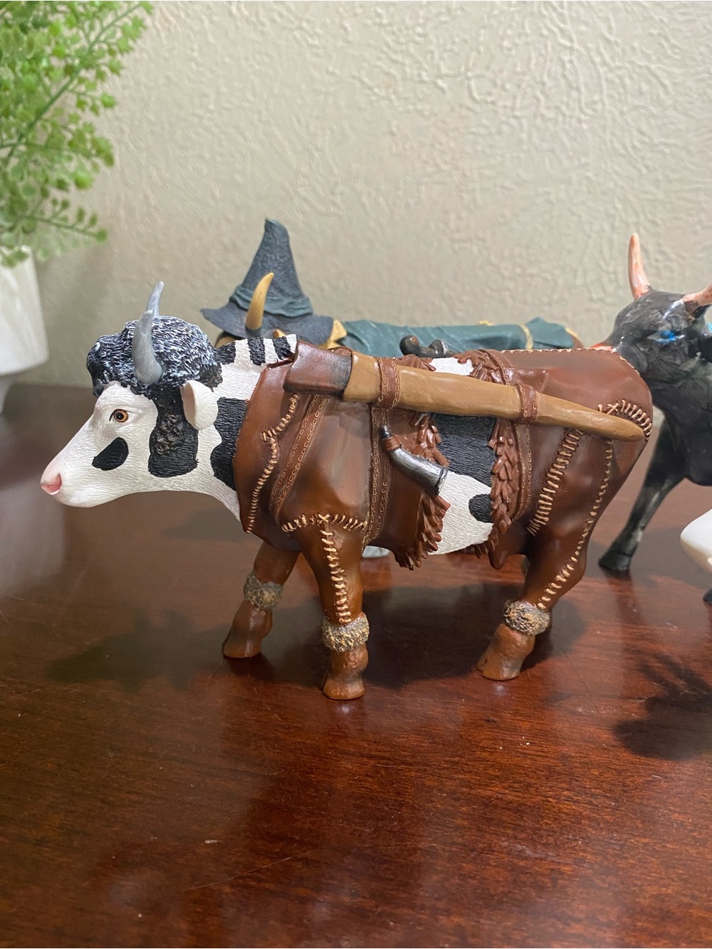 Set of 4, Cow Parade Cow Figurines, (All Discontinued) Hand Painted - Picture 3 of 10